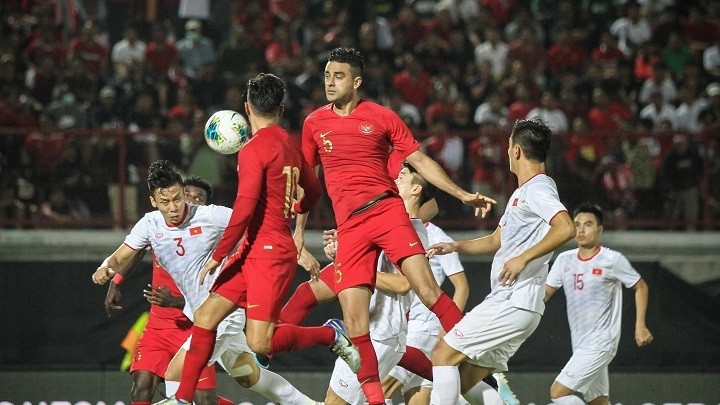 Vietnam (in white) beat Indonesia 3-1 away as the two sides meet in the second round of the 2022 World Cup Asian qualifiers on October 15, 2019. (Photo: AFC)
