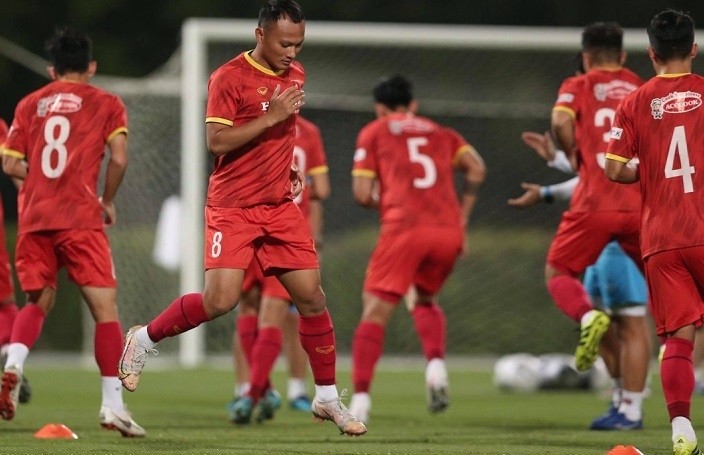 Vietnam's veteran midfielder Nguyen Trong Hoang (number 8) will be missing for the June 7 clash against Indonesia due to the yellow card suspension. 