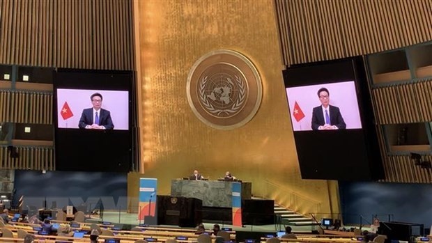 Deputy Prime Minster Vu Duc Dam speaks at the UN General Assembly’s high-level meeting on HIV/AIDS on June 8. (Photo: VNA)