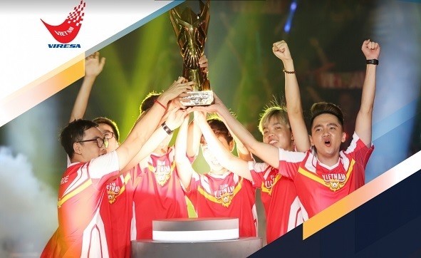 The book provides key information on e-sports for individuals, organisations, and businesses in the field, thus fostering its development in Vietnam.