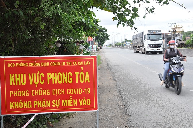 An area in Nhi Quy commune, Cai Lay town (Tien Giang province) under medical blockade because of a newly-found COVID-19 case. (Photo: NDO/Nguyen Su)