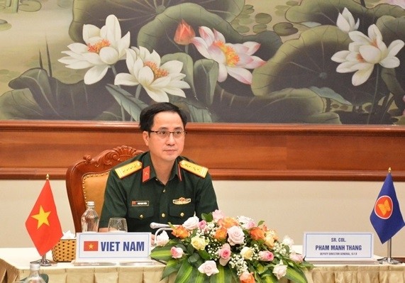 Colonel Pham Manh Thang, Deputy Director of the Vietnamese Defence Ministry’s Foreign Relations Department, attends the meeting. (Photo: qdnd.vn)