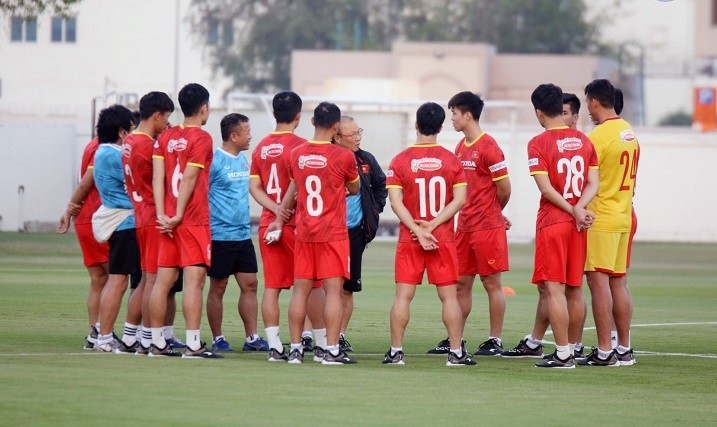 Coach Park Hang-seo talks with the players ahead of their training session on June 12. 